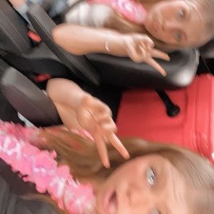 Meet your Posher, Everly